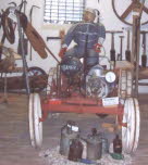 Traktor mit Maehbalken von 1931