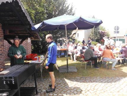 01_Am Wildbratwurststand 01_Am Wildbratwurststand