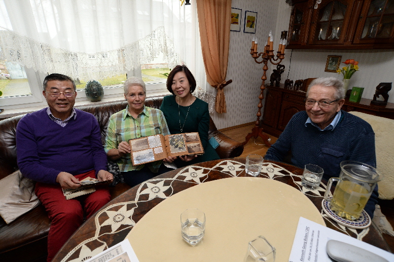 01_Xiukai, Giselaa, Min und Manfred am 30.Januar in Jnickendorf